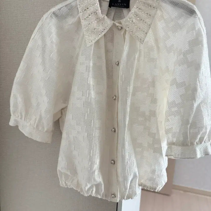 [SOLD OUT] 2025 랑방 실크 비딩 칼라 블라우스 한섬