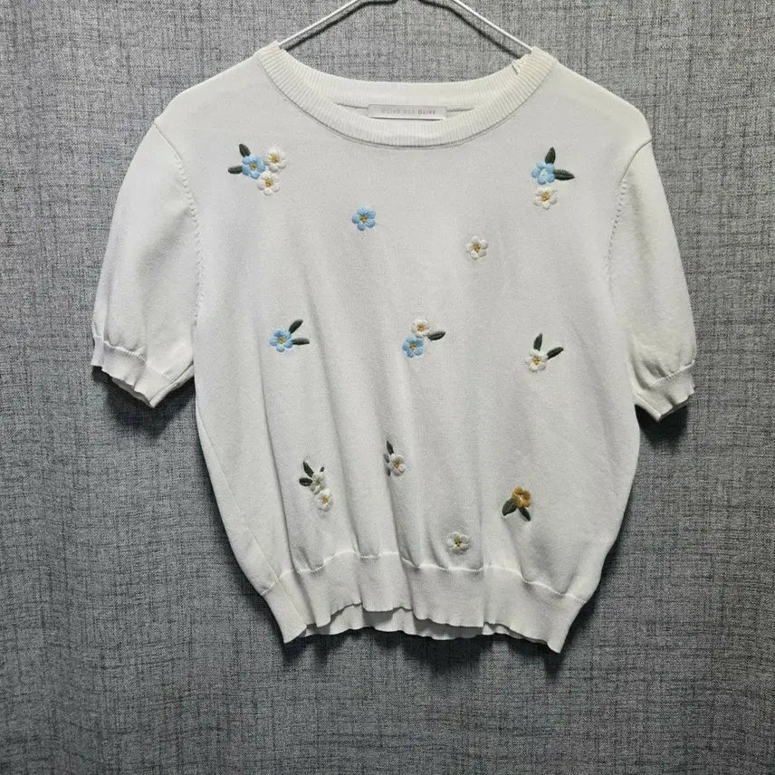 [BUNJANG] Olive Des Olive Floral Embroidery Short Sleeve Knit Top / 올리브데올리브 꽃자수 반팔 니트 90