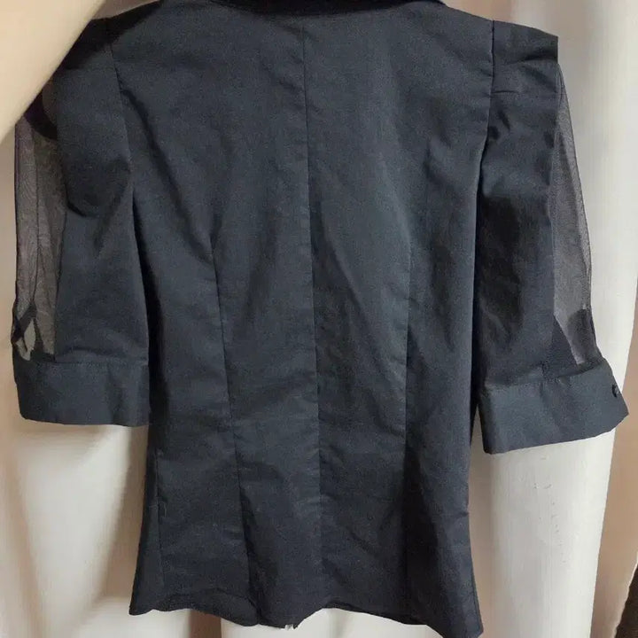 [SOLD OUT] 어깨 시스루 블라우스