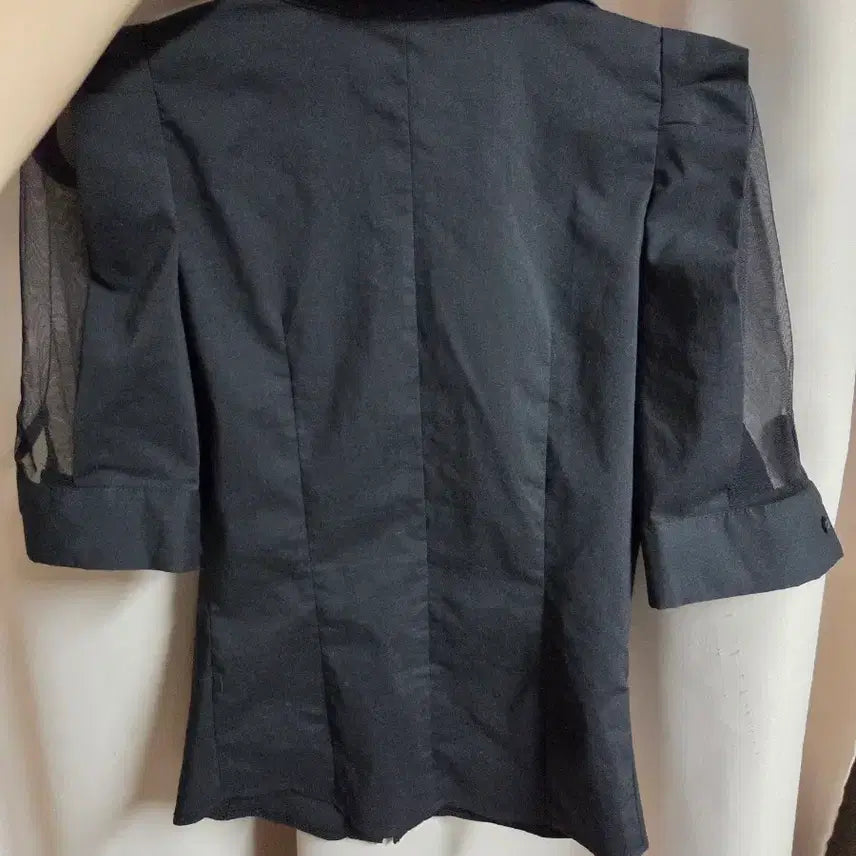 [SOLD OUT] 어깨 시스루 블라우스