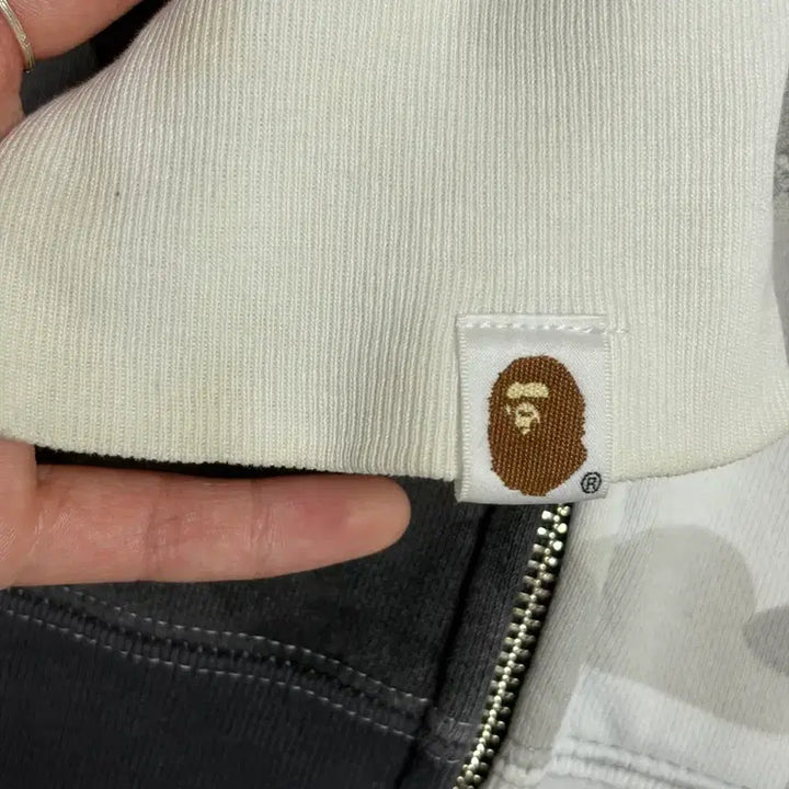 [SOLD OUT] 베이프 흑백 아수라 샤크 후드집업