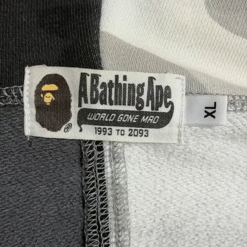 [SOLD OUT] 베이프 흑백 아수라 샤크 후드집업