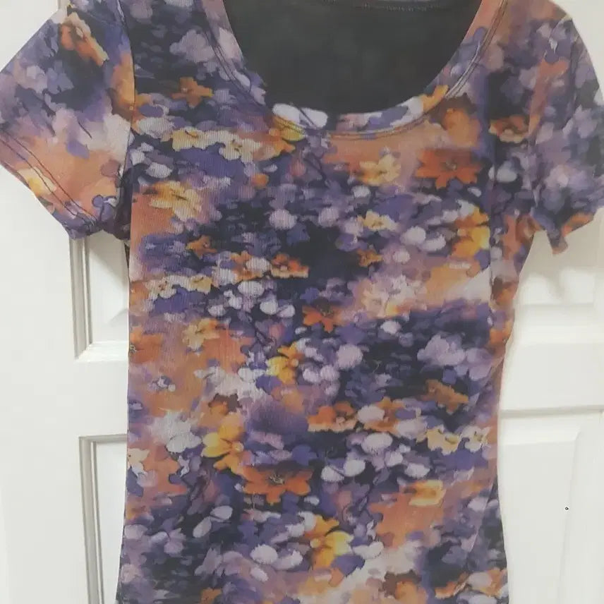 [BUNJANG] Unused Floral Pattern Spandex T-shirt (Size 55) / 플라워 패턴 스판티(55)미사용