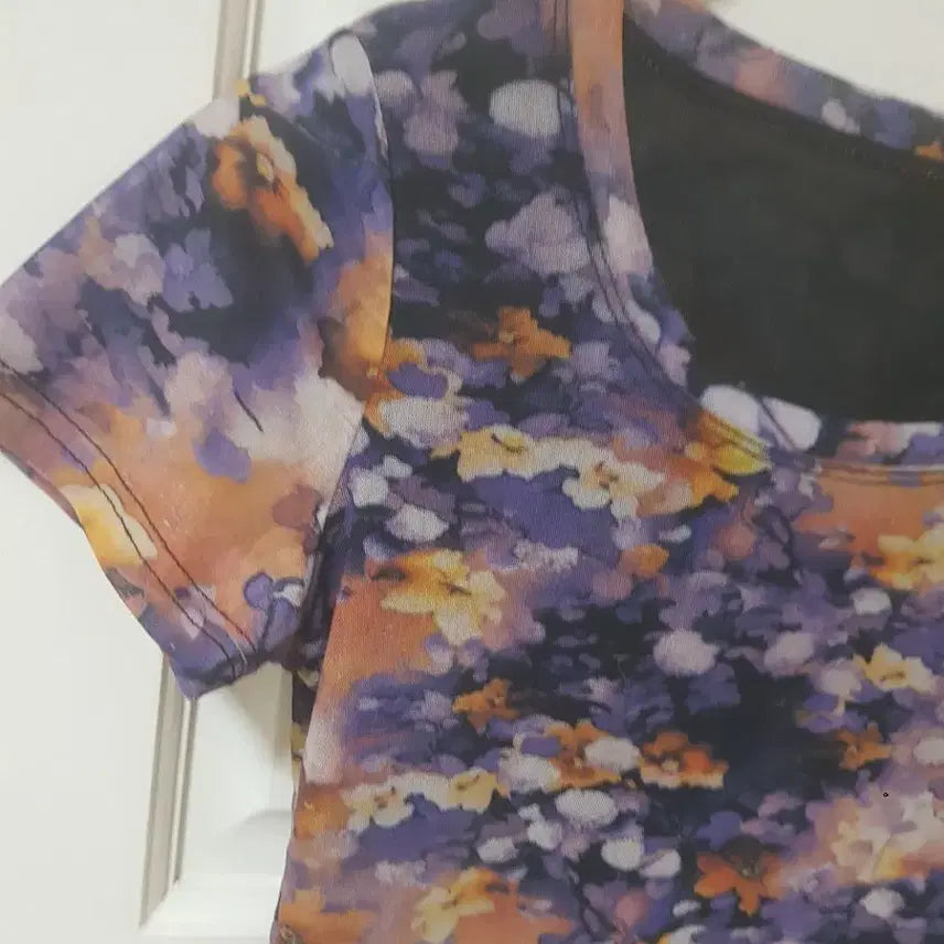 [BUNJANG] Unused Floral Pattern Spandex T-shirt (Size 55) / 플라워 패턴 스판티(55)미사용