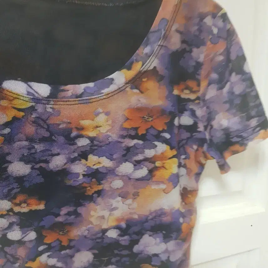 [BUNJANG] Unused Floral Pattern Spandex T-shirt (Size 55) / 플라워 패턴 스판티(55)미사용
