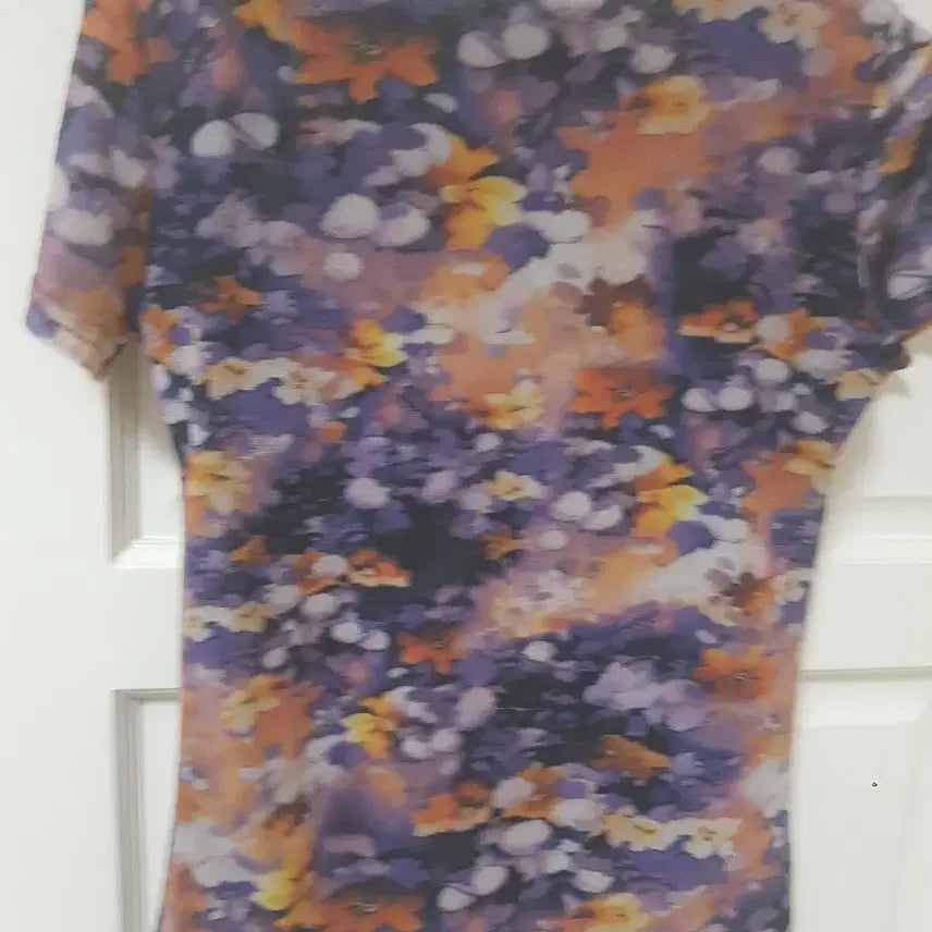 [BUNJANG] Unused Floral Pattern Spandex T-shirt (Size 55) / 플라워 패턴 스판티(55)미사용