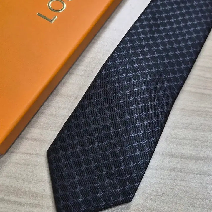 [BUNJANG] Louis Vuitton Monogram Silk Tie (Black) / 루이비통 LV 모노그램 실크넥타이(블랙)
