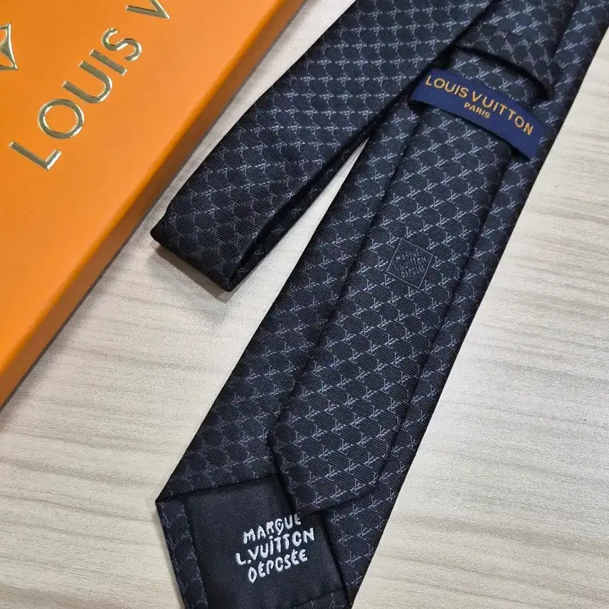 [BUNJANG] Louis Vuitton Monogram Silk Tie (Black) / 루이비통 LV 모노그램 실크넥타이(블랙)
