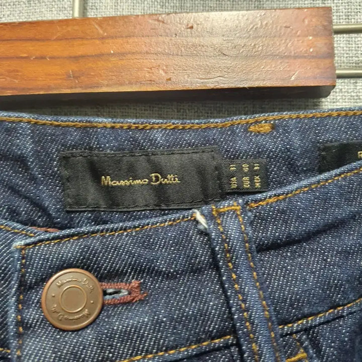 [BUNJANG] Massimo Dutti Relaxed Fit Dark Denim Jeans / 마시모두띠 릴렉스핏 다크 데님 청바지 31
