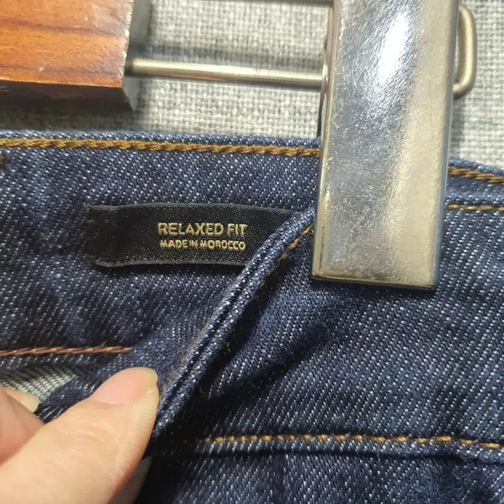 [BUNJANG] Massimo Dutti Relaxed Fit Dark Denim Jeans / 마시모두띠 릴렉스핏 다크 데님 청바지 31
