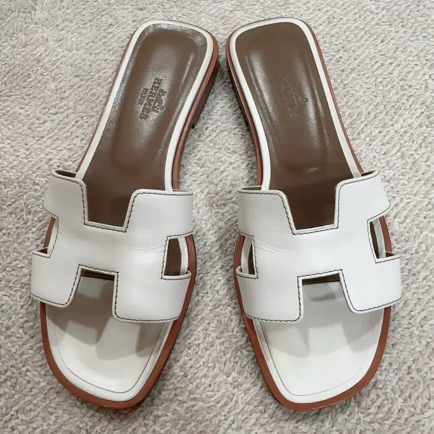 [SOLD OUT] 에르메스 오란 샌들 화이트 36 (정품)