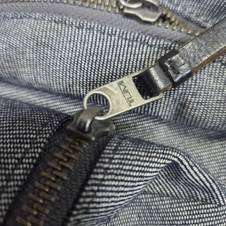 [BUNJANG] Tumi Denim Sling Bag / 투미 슬링백