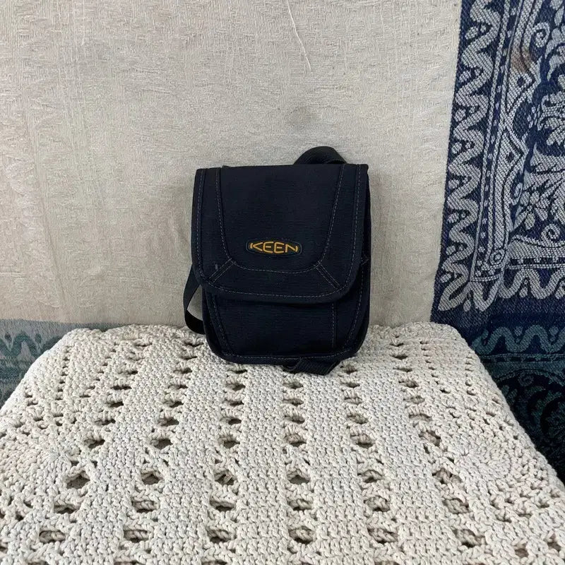 [BUNJANG] KEEN Mini Crossbody Bag / [F] 킨 KEEN 블랙 미니 크로스백 가방