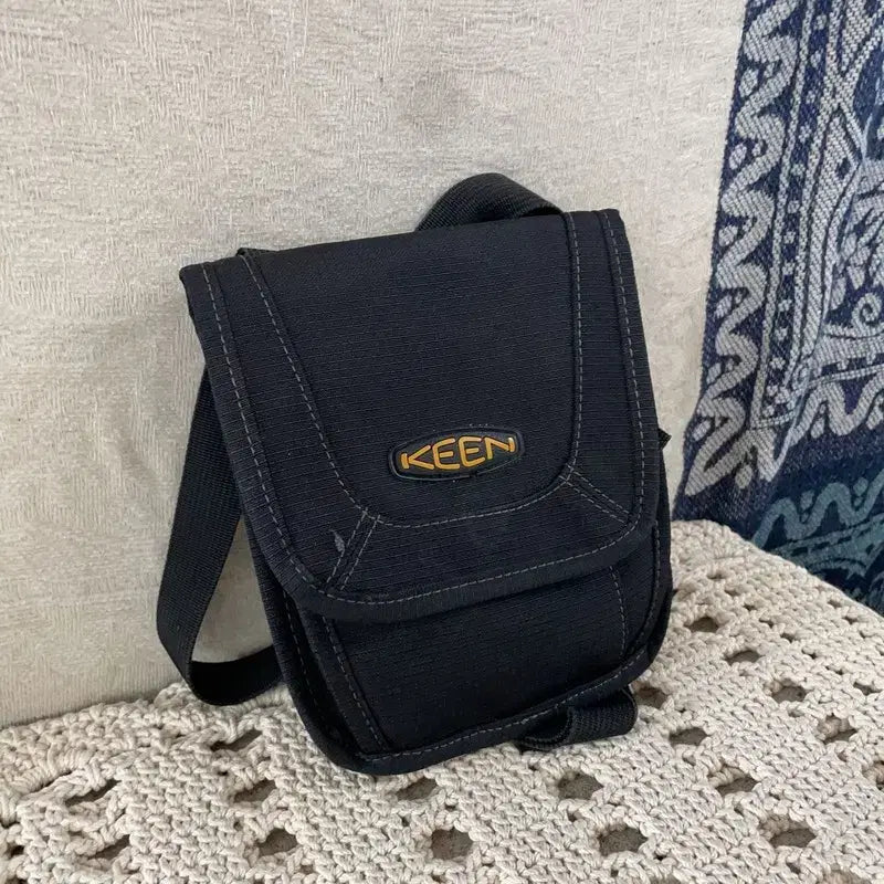 [BUNJANG] KEEN Mini Crossbody Bag / [F] 킨 KEEN 블랙 미니 크로스백 가방