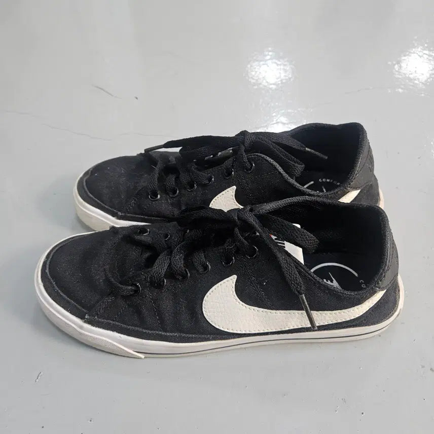[BUNJANG] Nike Code Legacy Sneakers / 240 나이키 코드 레거시 스니커즈 0415Y