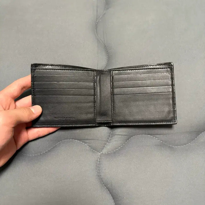 [BUNJANG] Bottega Veneta Cassette Bifold Wallet / [정품]보테가 베네타 카세트 반지갑 판매