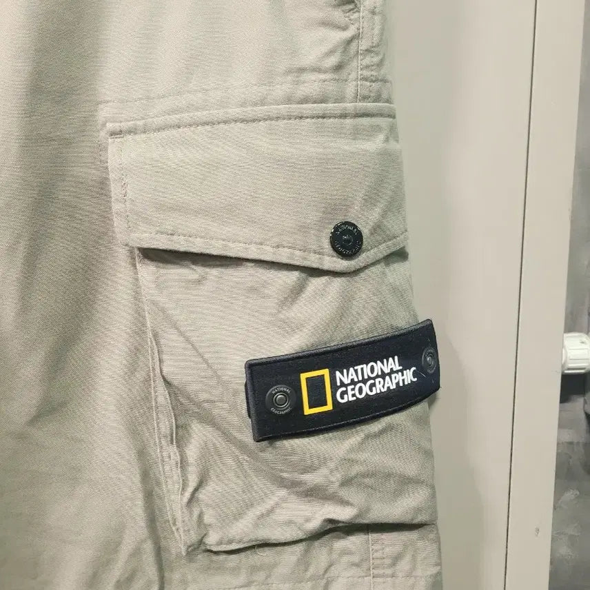 [BUNJANG] National Geographic Cargo Shorts (Khaki) - Size 32 / 내셔널지오그래픽 카고 반바지 32사이즈 (카키색)