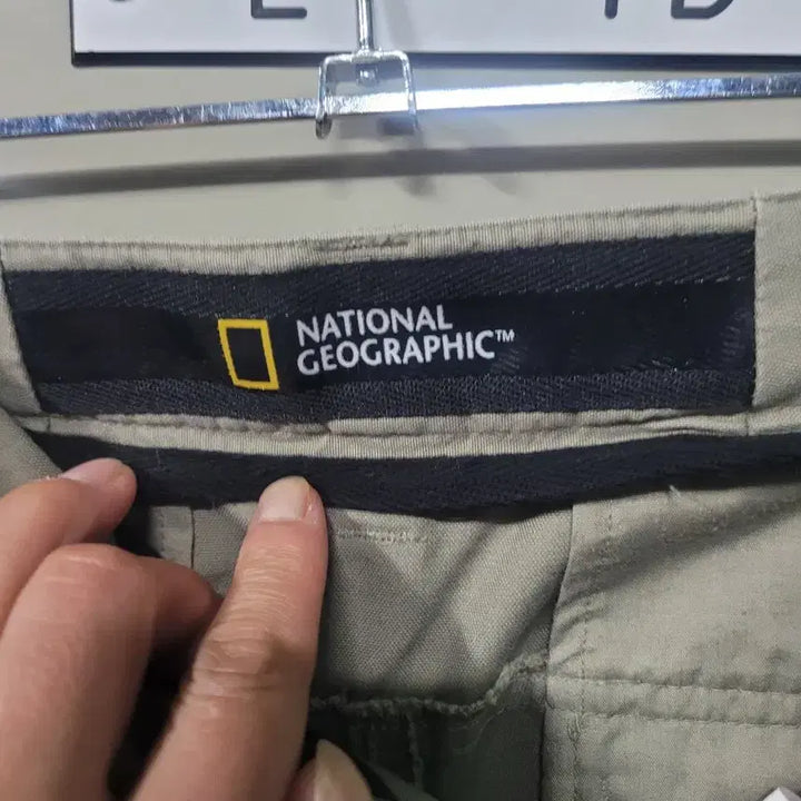[BUNJANG] National Geographic Cargo Shorts (Khaki) - Size 32 / 내셔널지오그래픽 카고 반바지 32사이즈 (카키색)