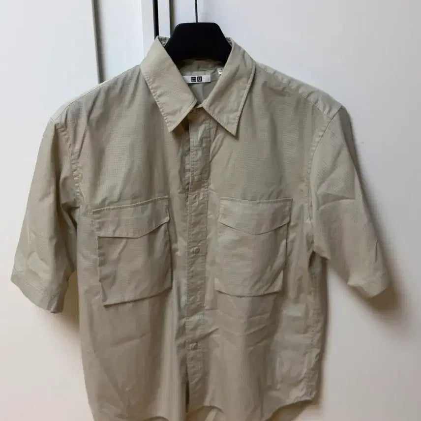[BUNJANG] Uniqlo Short-Sleeve Shirt / 유니클로 반팔셔츠