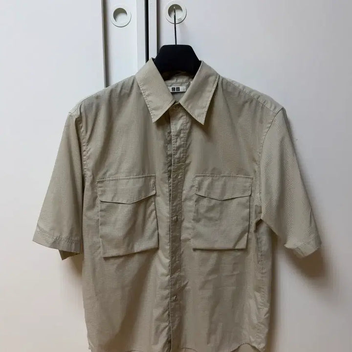 [BUNJANG] Uniqlo Short-Sleeve Shirt / 유니클로 반팔셔츠