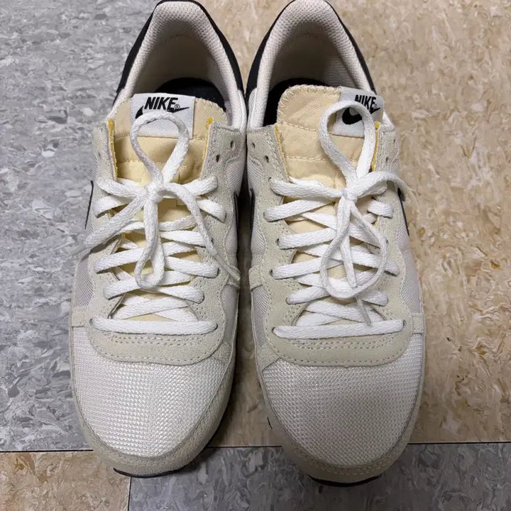 [BUNJANG] Nike Challenger White and Black Sneakers / 나이키 챌린저 흰검 250mm 팝니다!