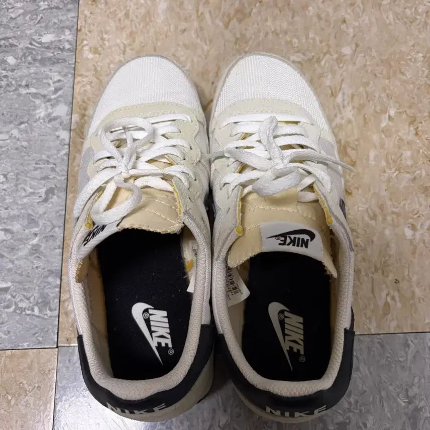 [BUNJANG] Nike Challenger White and Black Sneakers / 나이키 챌린저 흰검 250mm 팝니다!
