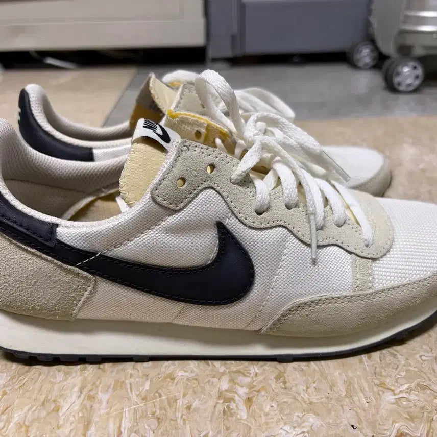 [BUNJANG] Nike Challenger White and Black Sneakers / 나이키 챌린저 흰검 250mm 팝니다!