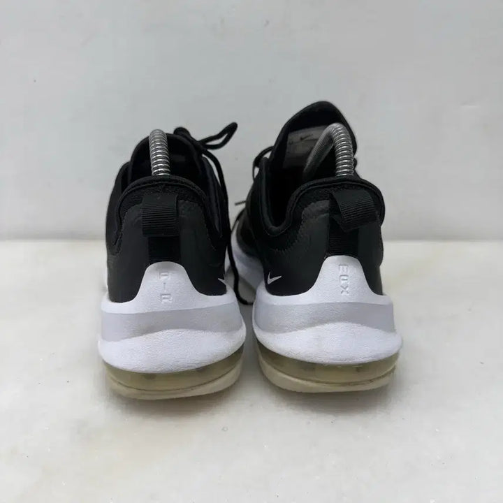 [BUNJANG] Nike Air Max Axis Sneakers / (245)나이키 운동화 에어맥스 엑시스