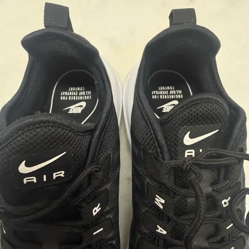 [BUNJANG] Nike Air Max Axis Sneakers / (245)나이키 운동화 에어맥스 엑시스