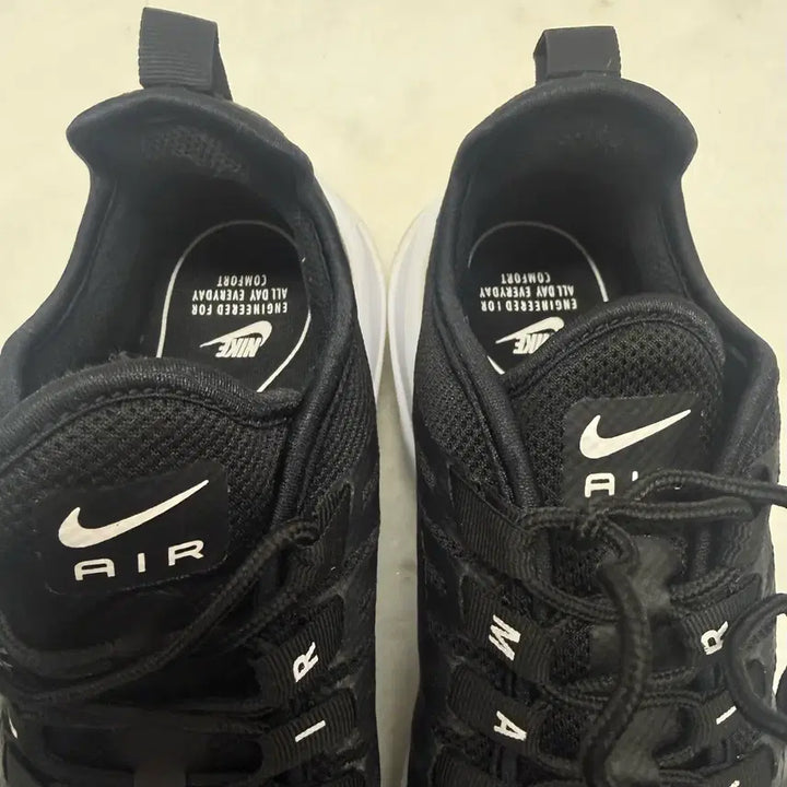[BUNJANG] Nike Air Max Axis Sneakers / (245)나이키 운동화 에어맥스 엑시스