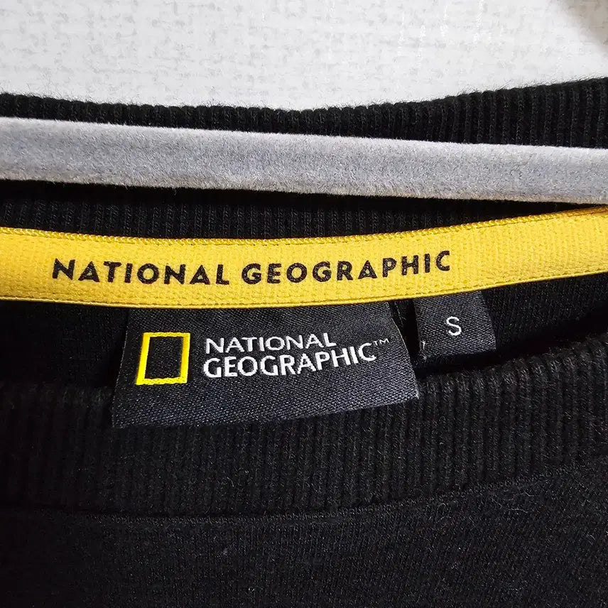 [BUNJANG] National Geographic Small Logo Long Sleeve T-Shirt / [S/90] 내셔널지오그래픽 스몰 로고 긴팔 티셔츠 (정품)