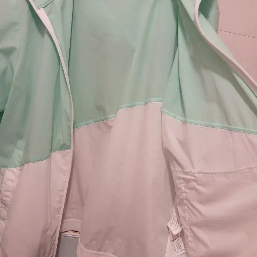 [SOLD OUT] 디스커버리 정품 남성 바람막이 105 사이즈 (여성 입으셔도됨)
