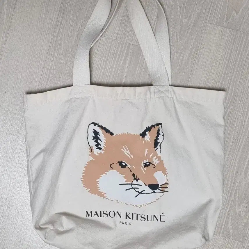 [SOLD OUT] 메종키츠네 폭스 에코백 아이보리