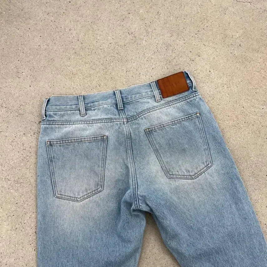 [BUNJANG] Gucci Web Stripe Tapered Denim Pants / 구찌 웹 스트라이프 테이퍼드 데님 팬츠
