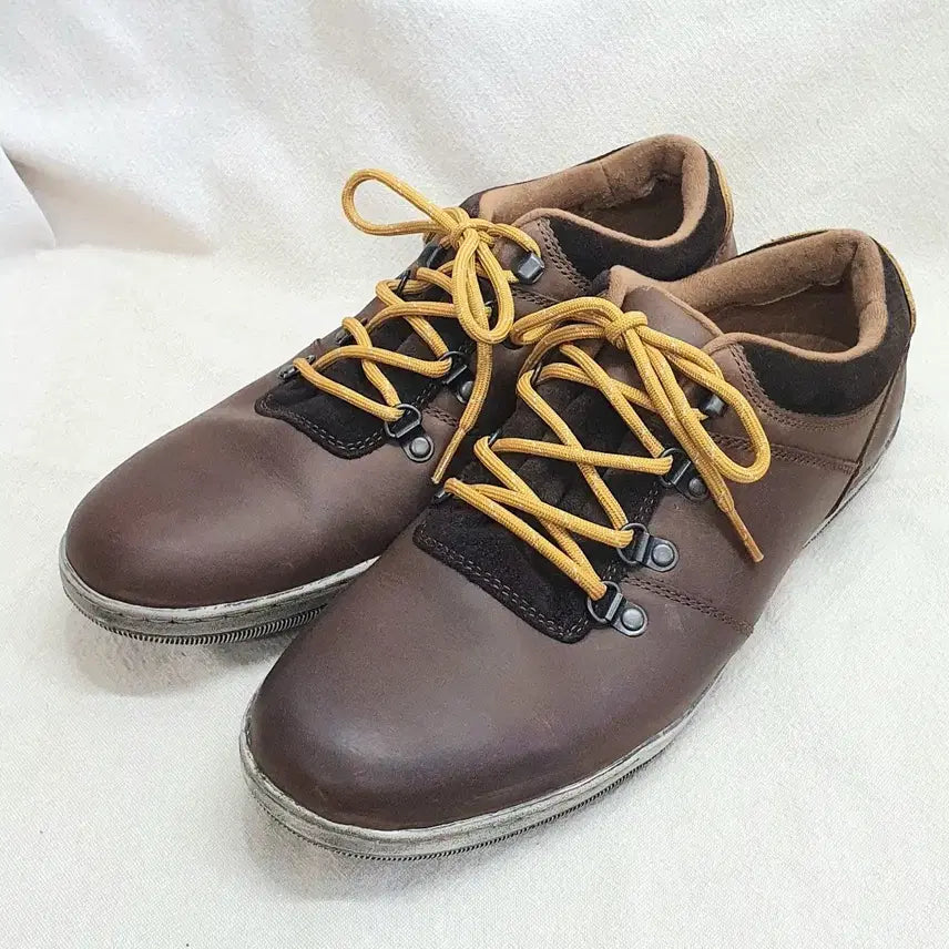 [BUNJANG] Clarks Newtown Soul Sneakers / Clarks 클락 뉴타운 소울(Newtown Soul) UK9