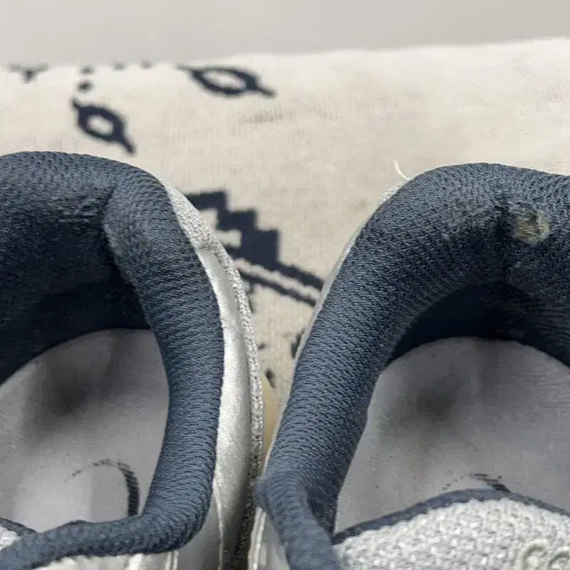 [BUNJANG] Asics Gel-1090 Piedmont Grey Sneakers / 아식스 젤1090 피드몬트 그레이 스니커즈 운동화 235 X00005
