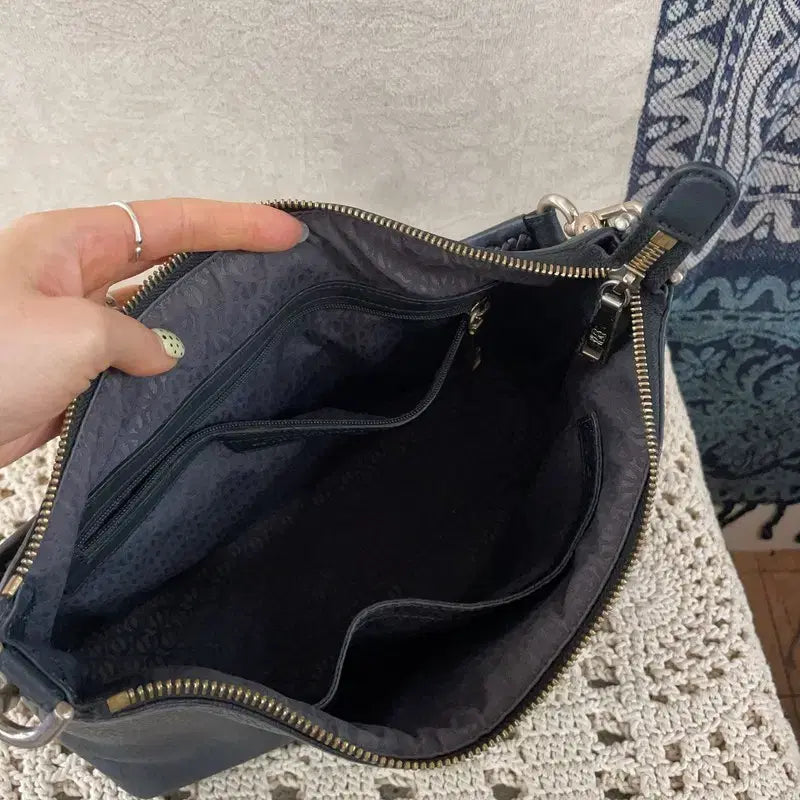 [BUNJANG] Louis Quatorze Big Logo Black Tote Handbag / [F] 루이까또즈 빅로고 블랙 토트백 핸드백 가방