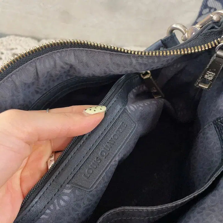 [BUNJANG] Louis Quatorze Big Logo Black Tote Handbag / [F] 루이까또즈 빅로고 블랙 토트백 핸드백 가방
