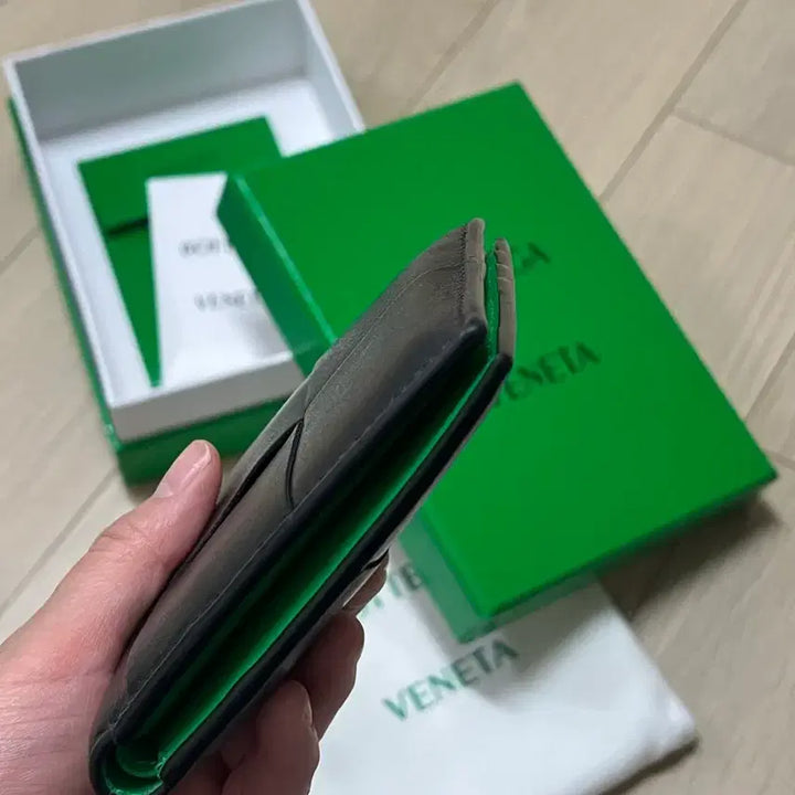 [SOLD OUT] 보테가 맥시 반지갑