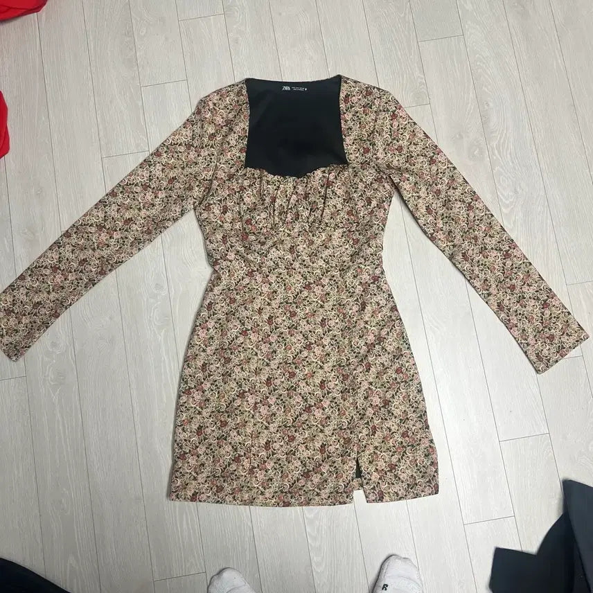 [BUNJANG] ZARA Floral Pattern Mini Dress / 자라 플라워 패턴 미니 원피스 S 드레스