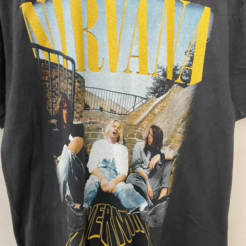 [BUNJANG] Nirvana Band Vintage Printed Short Sleeve T-shirt / 빈티지 너바나 밴드 프린팅 반팔 H2442