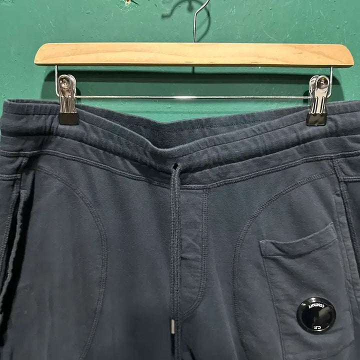 [BUNJANG] CP Company Sweat Shorts M / cp컴퍼니 렌즈 스웻반바지 M