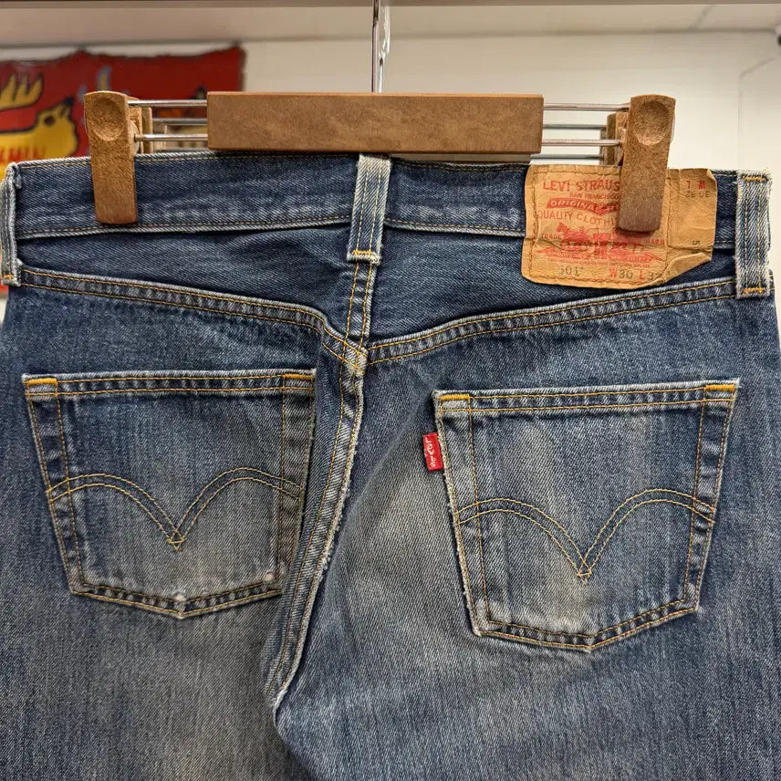 [SOLD OUT] 00s Levis 리바이스 501 빈티지 데님 팬츠 (30inch)