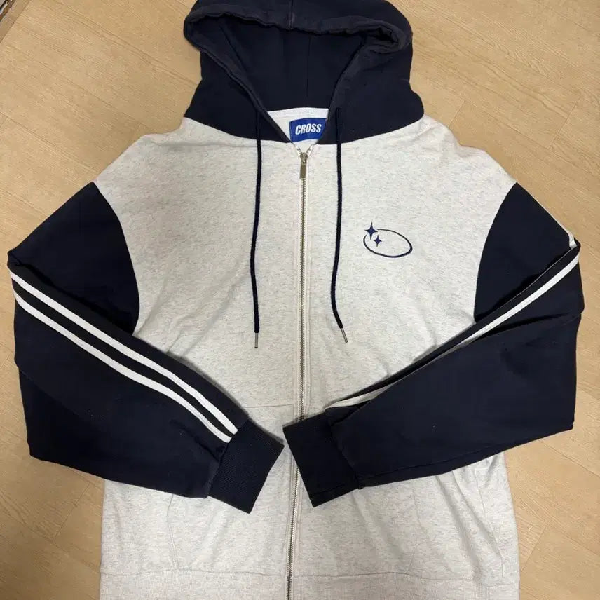 [SOLD OUT] 크로스크레슬리 블루&amp;화이트 후드집업