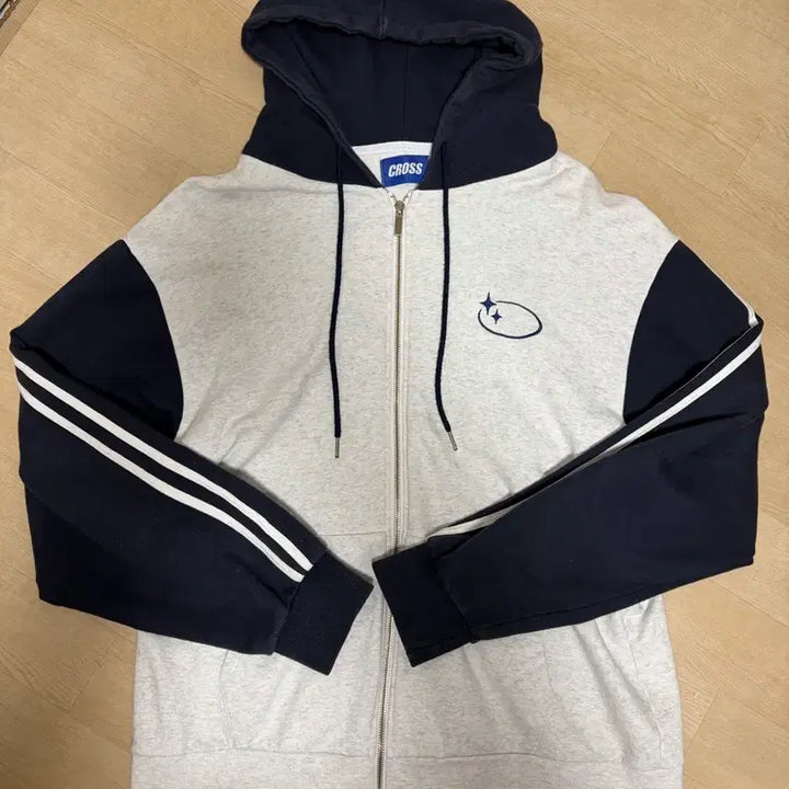 [SOLD OUT] 크로스크레슬리 블루&amp;화이트 후드집업