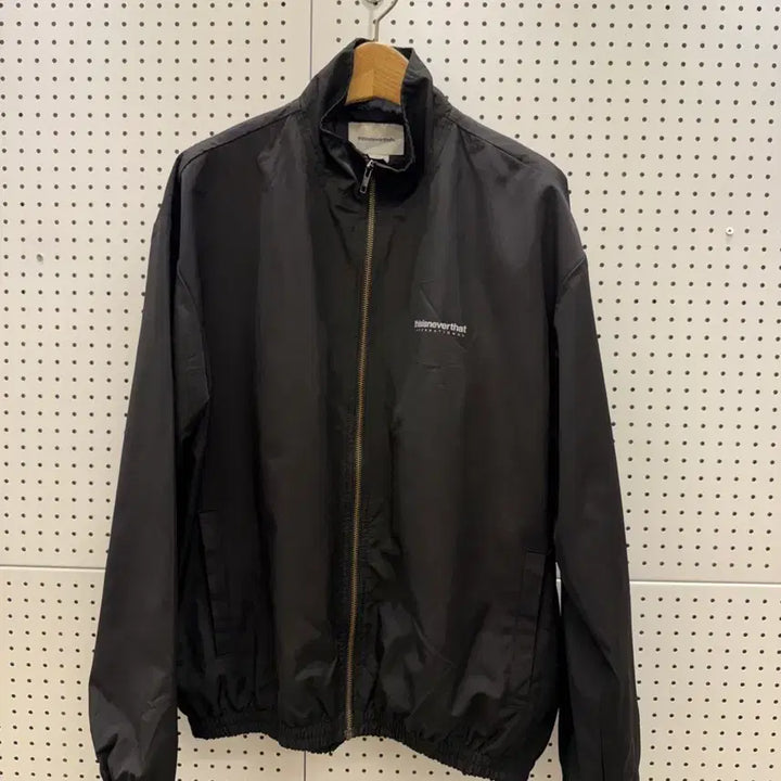 [BUNJANG] thisisneverthat Oversized Team Jacket Black / 디스이즈네버댓 오버핏 팀자켓 블랙 U1553