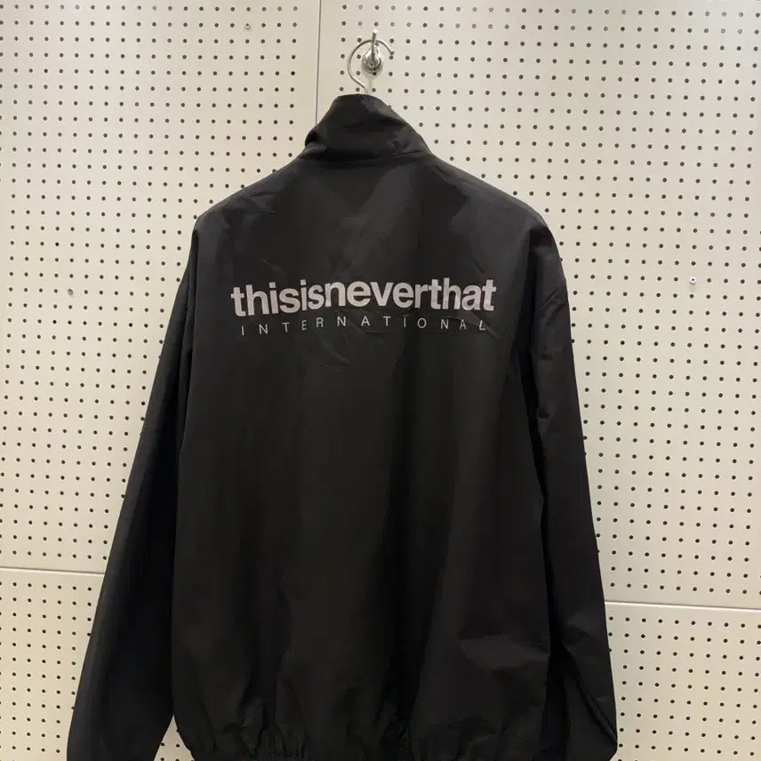 [BUNJANG] thisisneverthat Oversized Team Jacket Black / 디스이즈네버댓 오버핏 팀자켓 블랙 U1553