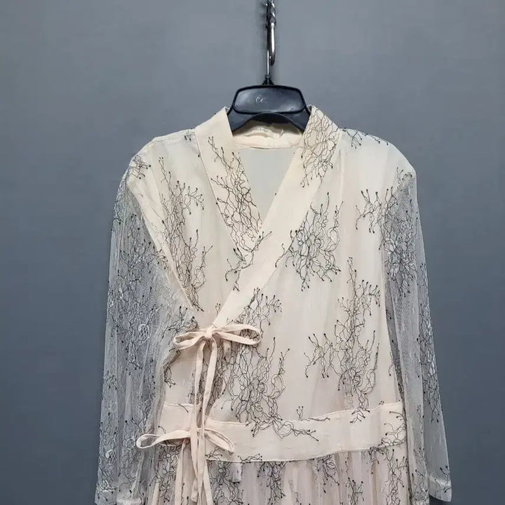 [SOLD OUT] 레이스 철릭 원피스