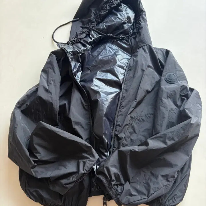 [SOLD OUT] 몽클레어 카시 바람막이