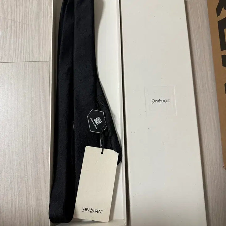 [SOLD OUT] 생로랑 모노그램 블랙 실크 넥타이